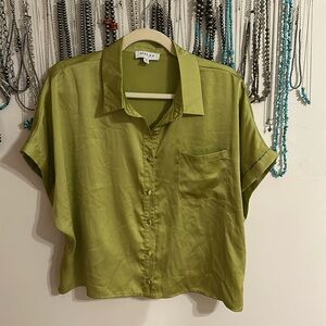 Only wore once. Fits a little big for my liking and only bought for the one day.